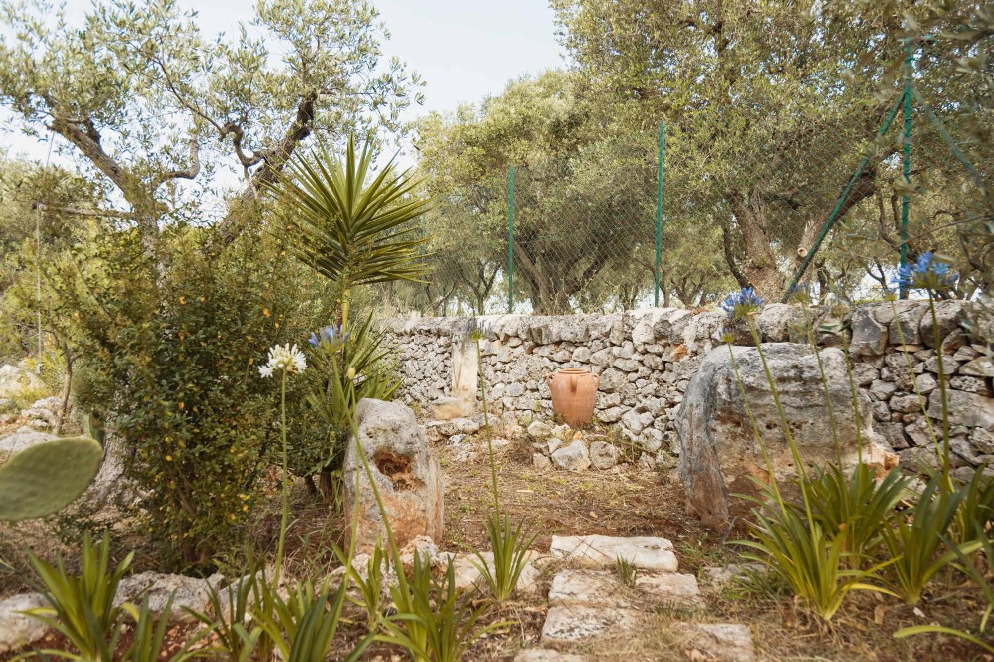 Trulli Santa Maria Odegitria Relais Guest House Ostuni Eksteriør bilde