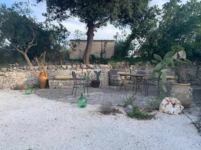 Trulli Santa Maria Odegitria Relais Guest House Ostuni Eksteriør bilde